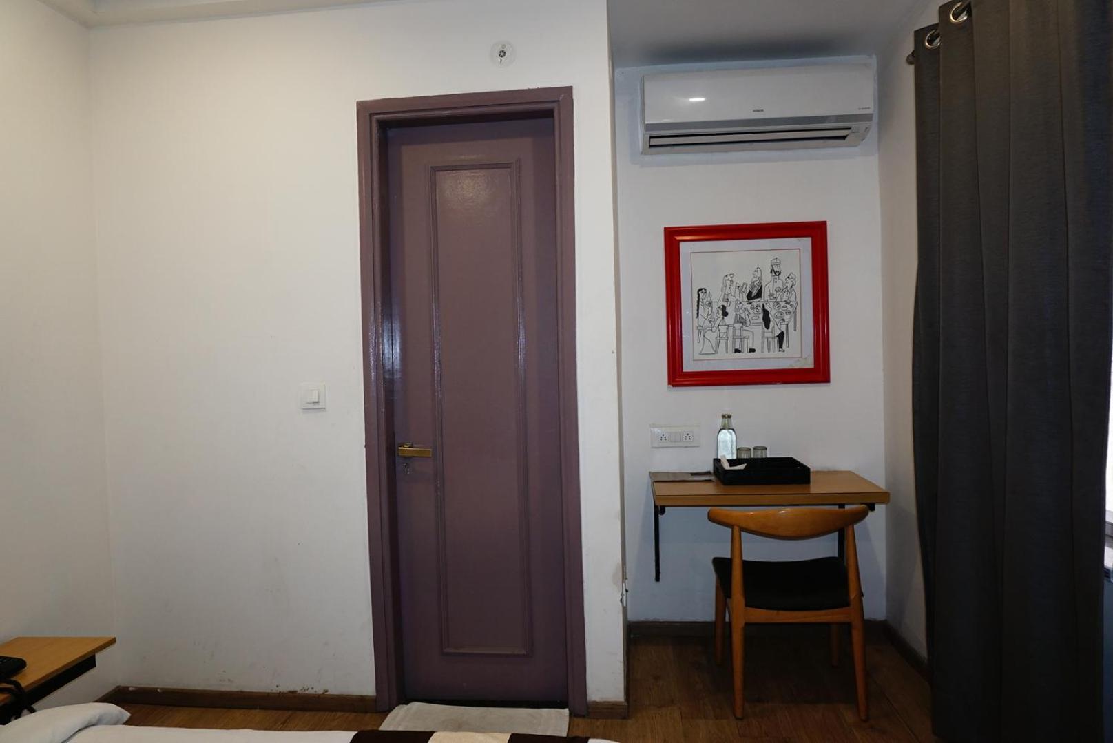 Tipsyy Inn 018 Гургаон Екстериор снимка